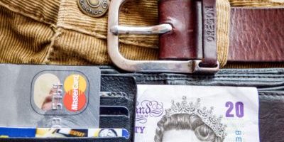 Why doesn’t south africa have a cashless system? Why doesn't south africa have a cashless system?